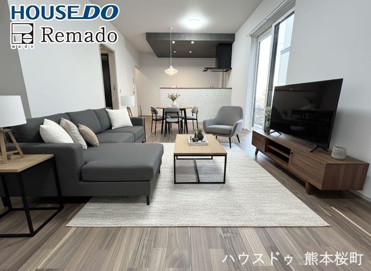 ■□■インテリアが映える洗練されたリビング■□■家具の配置を考えたり、ご自身の生活を実際にイメージしてもらうのも内覧ツアーの醍醐味です♪※CG加工により家具を配置しています。