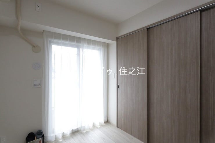 窓が有るので換気はもちろん明るく日差しの入る洋室です♪