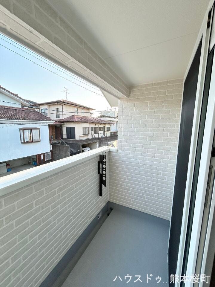 ■□■バルコニー■□■洗濯物を干すのはもちろんガーデニングを楽しむ場所としても活用できます♪