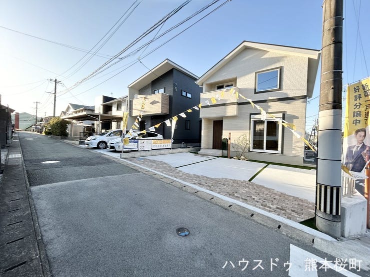 ■□■前面道路■□■交通量が少なく、舗装されて落ち着いた雰囲気です♪