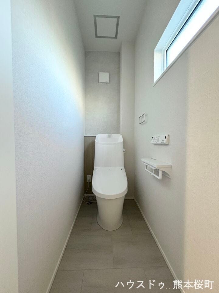 ■□■トイレ■□■温水洗浄機能付きです♪