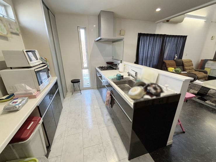 室内(2026年2月)撮影
◎現地案内予約受付中!◎
リビングを一望できるカウンターキッチン。家族の様子を見守りながら作業できます♪