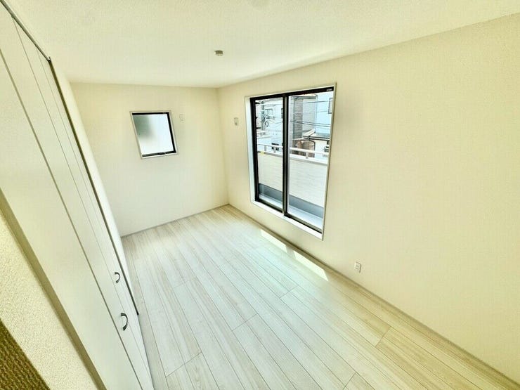 【Bedroom】ナチュラルな内装で、リラックスできる空間。寝室や書斎にも最適です。