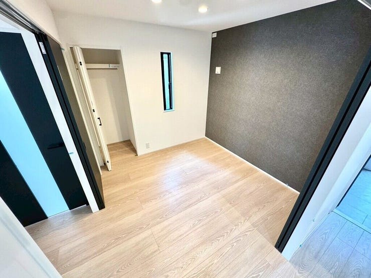 【Bedroom】主寝室や子ども部屋、在宅ワークにも使える洋室。暮らしに合わせて自由にレイアウトできます。