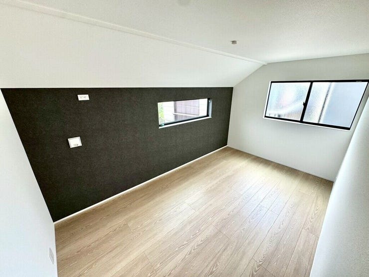 【Bedroom】アクセントクロスが映えるおしゃれな洋室。空間に個性と深みをプラスします。