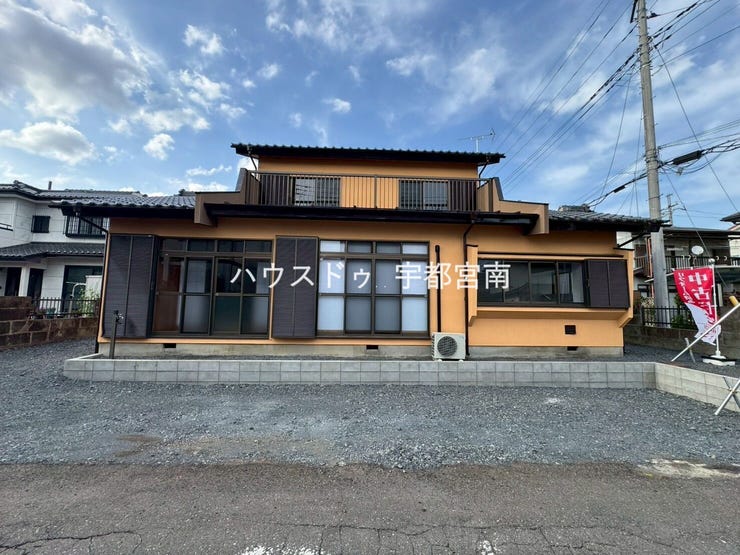 【外観】
※落ち着いた住宅街の角地で日当たり良好です
※駐車3台可能です