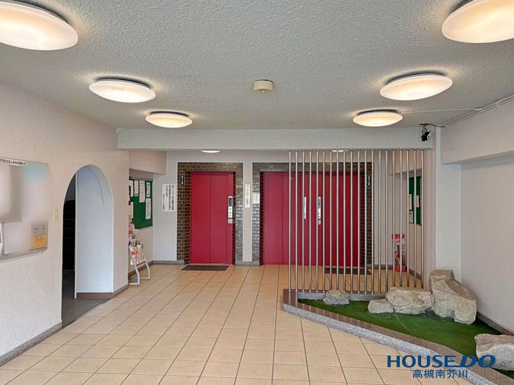 共用部分のお掃除も行き届いており、築年数を感じさせないほど大切にメンテナンスされています