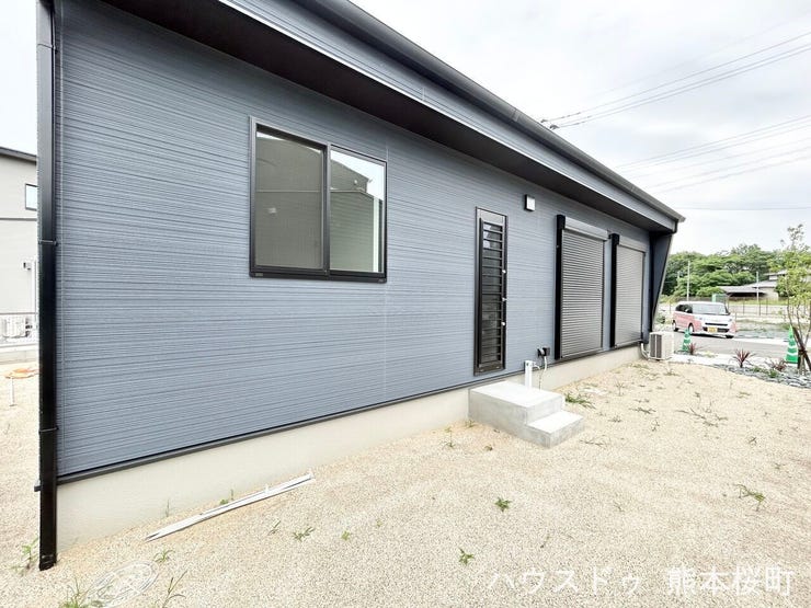 ■□■庭■□■
家の日当たりや風通しがよくなる広いお庭♪ガーデニングや家庭菜園、お子様の遊び場に最適◎バーベキューやDIYの作業場にもいいですね◎