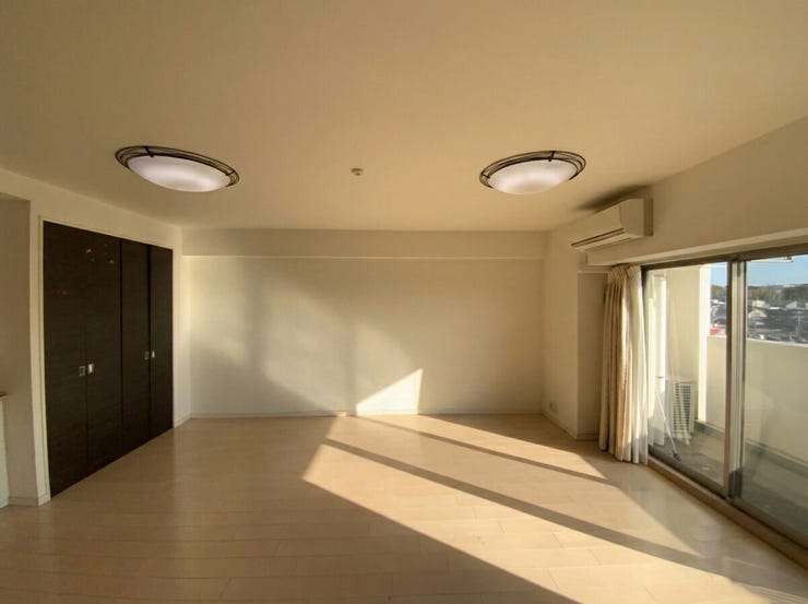 家具やインテリアなどを合わせやすいシンプルな内装はコーディネートの幅が広がります。