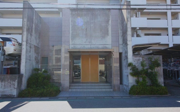 広幡小学校まで徒歩約11分、お子様の通学にも安心な立地となります。気になることがございましたら、お気軽にお問合せください。