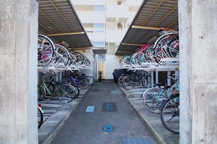 *駐輪場*
駐輪場を完備しているため、自転車での通勤・通学にも便利です。