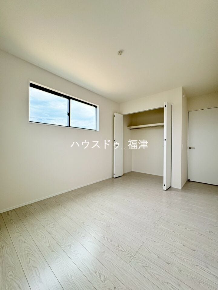 約6.5帖の洋室です♪
クローゼットは約70kgまで収納可能です!
《宗像市原町 新築戸建》