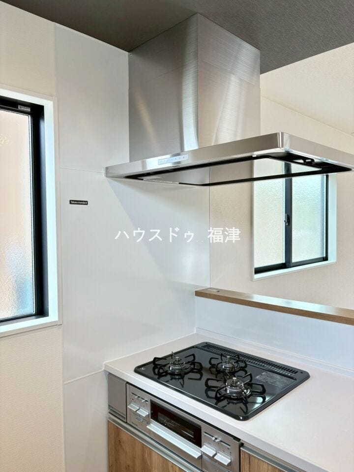 三口コンロでお料理の幅が広がります♪
焼く・蒸す・煮るを同時に出来るため、家事の時短にも繋がります^^
《宗像市原町 新築戸建》