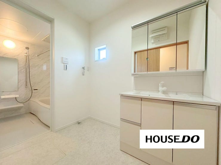 広々洗面スペースで、お子様の着替えもストレスなく出来ます◎