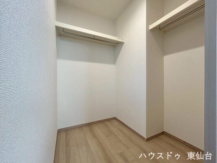 “しまう”だけでなく、“整える”ことまで考えられた設計。空間にゆとりが生まれ、暮らしの質が自然と高まります