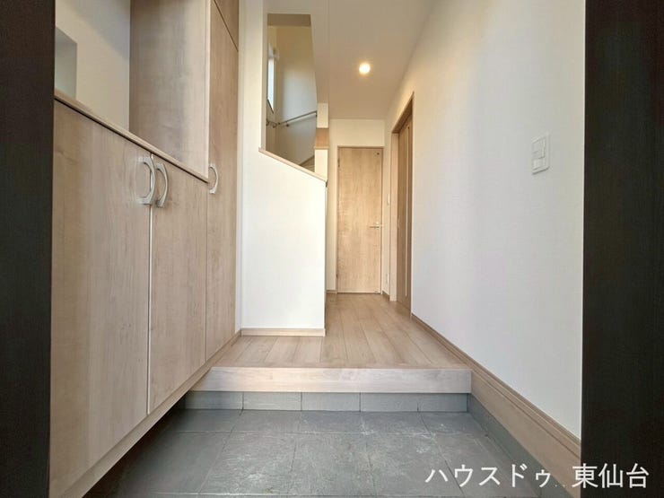 段差の少ない設計で、出入りもスムーズ。毎日の使いやすさにこだわりました