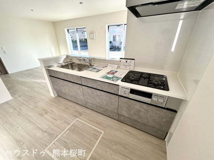 ■□■家族の「美味しい」が集まる、喜びを生み出す舞台■□■高い機能性と美しいデザインを両立。料理する人も、待つ人も、笑顔になれる場所です