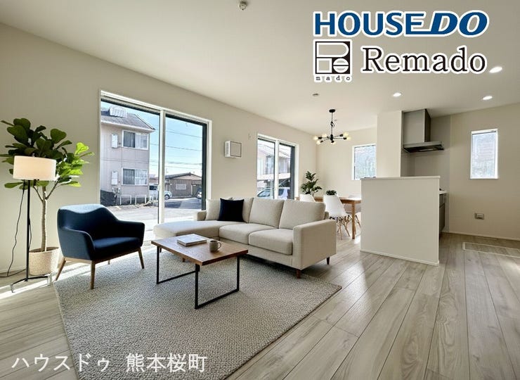 ■□■家族の笑顔が集う、安らぎとくつろぎの中心地■□■お気に入りの家具を迎え、窓からは心地の良い光が差し込みます。※CGで家具を配置しています