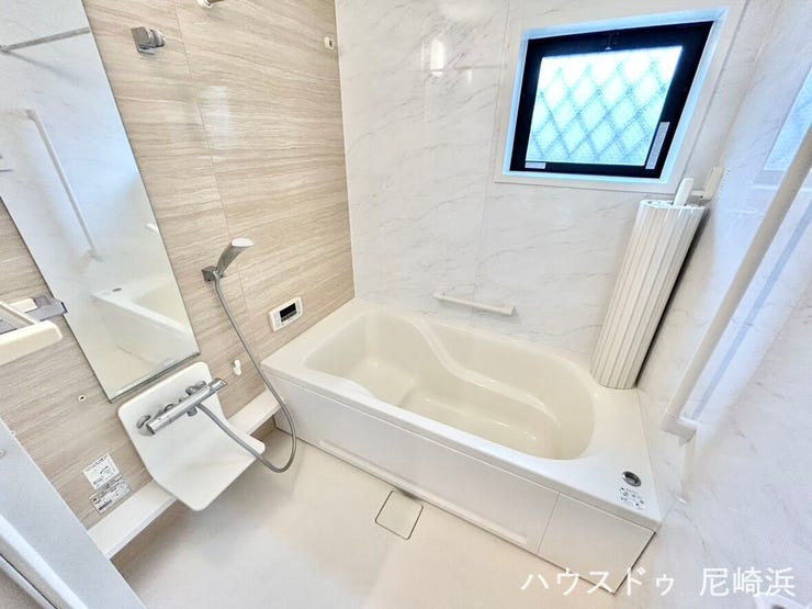 ■1階浴室 寒い時期や悪天候の際に大活躍する浴室暖房・乾燥機付き♪