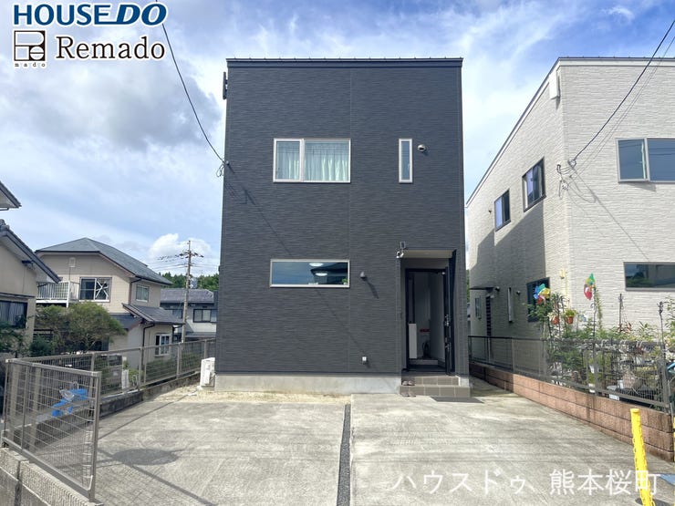 【外観】
■□■家の印象を決める「顔」■□■街並みに美しく調和しながら、帰るたびに誇らしく思える、あなたのためのシンボルです。