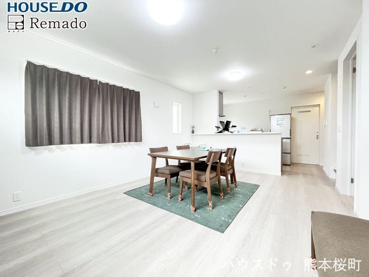 ■□■家族の笑顔が集う中心地■□■お気に入りの家具を迎え、窓からは心地の良い光が差し込みます。