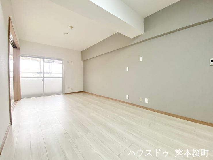 ■□■安らぎと笑顔の中心地■□■陽光が優しく降り注ぎ、会話が自然と弾む。ここでは、毎日が特別な時間へと変わります。