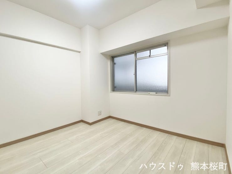 ■□■5帖洋室■□■寝室、書斎、趣味の部屋。家族の成長やライフスタイルに合わせ、様々な使い方ができる快適な空間です。