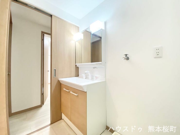 ■□■清々しいリフレッシュ空間■□■自分を磨き、気持ちを切り替える。心地よい光が差し込むプライベートスペース。