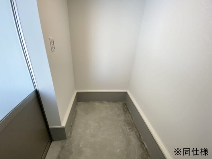 ※同仕様
◎現地案内予約受付中!◎
ガレージ内に物置があるため、雨に濡れず物の出し入れができます◎