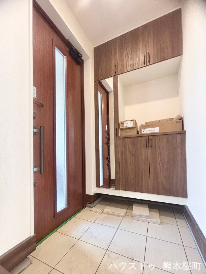 ■「ただいま」の安堵をくれる場所■訪れる人を迎え入れ、帰るたびにホッと一息つける、明るく機能的なエントランス。