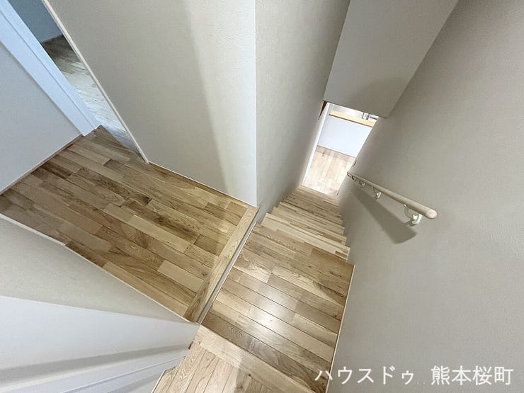 ■□■暮らしを繋ぐ、明るい動線■□■安全で快適な、家族の生活を支える縦の繋がりです