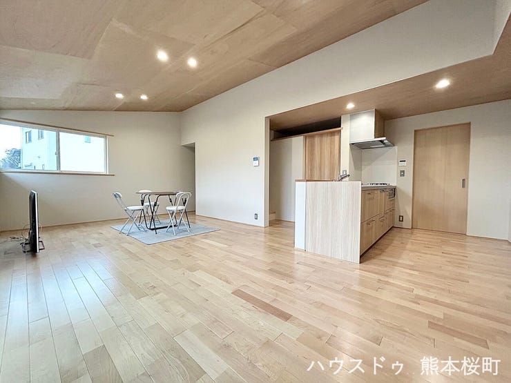 ■□■安らぎと笑顔の中心地■□■陽光が優しく降り注ぎ、会話が自然と弾む。ここでは、毎日が特別な時間へと変わります