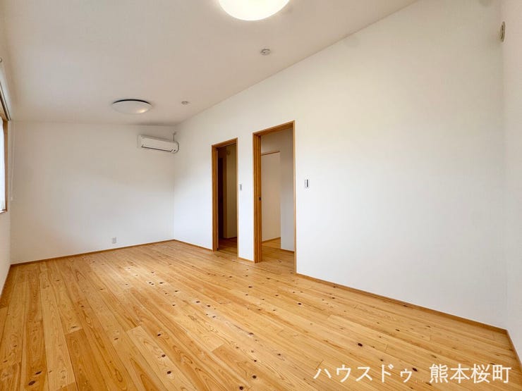 ■2階4.5+4.5帖洋室■心からリラックスできる静けさ、上質な眠りで、毎日をリセットします。明日への活力を養う空間です。