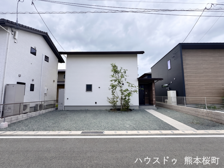 ■車と趣味の幅が広がる場所■単なる駐車スペースではない、洗車やタイヤ交換、DIYにも使える多目的な屋外スペースです。