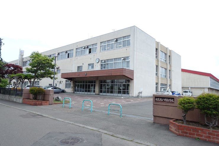 八軒東中学校