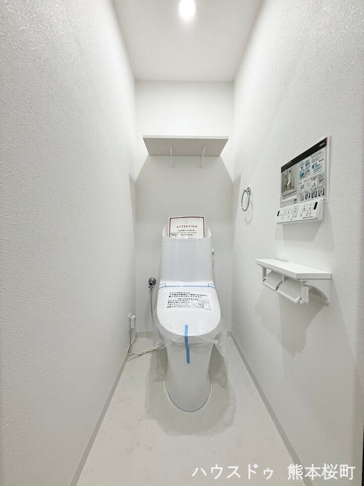 ■□■トイレ■□■
【トイレ新規交換】トイレはもちろん温水洗浄便座付きで年中快適にご使用いただけます☆