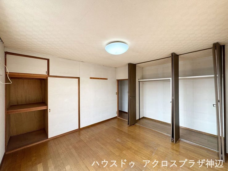 【洋室8帖(2F)】
収納が充実しており、居住空間を広くお使いいただけます。