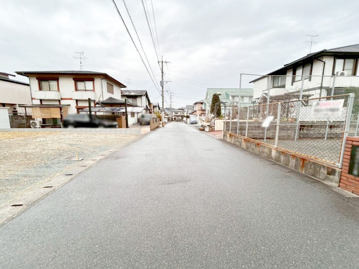 ◆小倉南区石田南1丁目1期新築戸建て◆駐車場並列4台◆小学校徒歩約8分◆LDK約20帖◆WIC