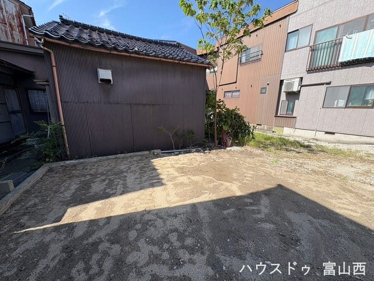 敷地奥側を撮影