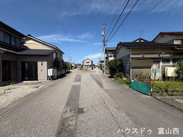 住宅街で落ち着いた雰囲気