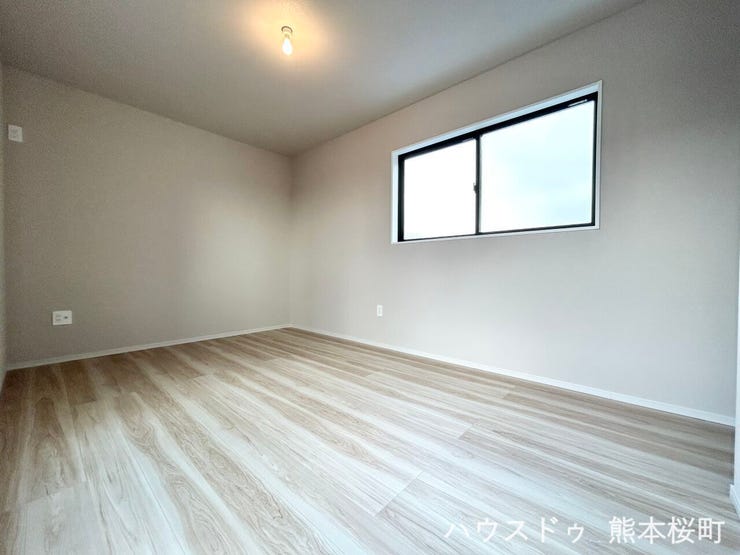 ■2階9.8帖洋室■心からリラックスできる静けさ、上質な眠りで、毎日をリセットします。明日への活力を養う空間です。