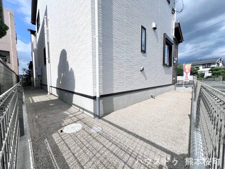 ■□■庭■□■
ガーデニングや家庭菜園などが楽しめるお庭☆季節の花や野菜を育てることで四季の移ろいが豊かに感じられます♪