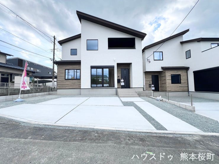 ■□■駐車場■□■
最大4台駐車可能♪(車種による)
来客用に使える駐車スペースがあるのは嬉しいですね♪