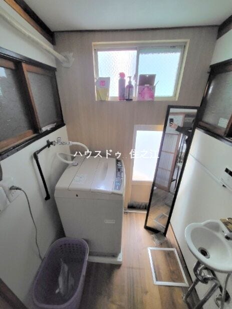 室内に洗濯置場スペースございます