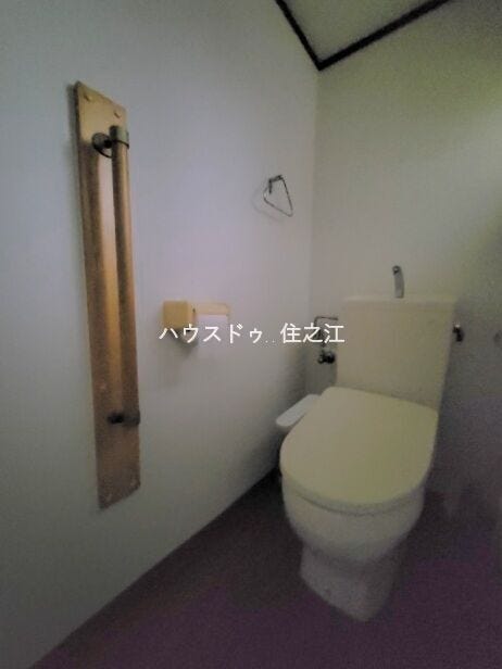 温水洗浄便座付きトイレ