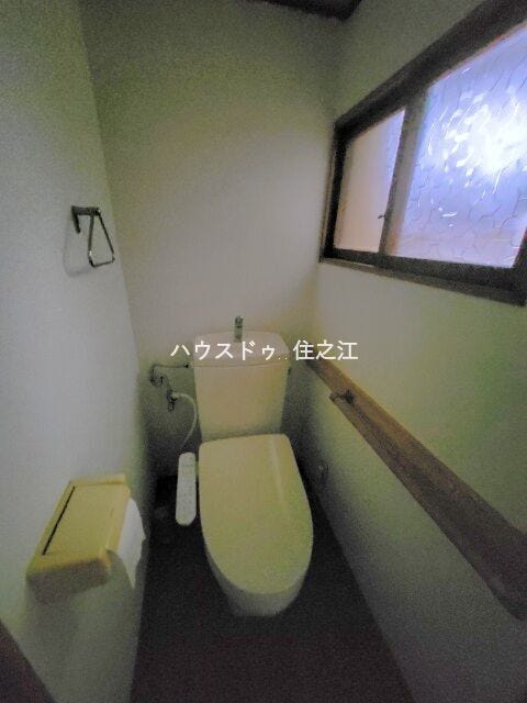 温水洗浄便座付きトイレ