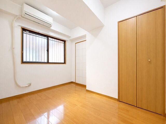 5.4帖洋室:画像は実際の室内写真及び間取り図をもとに、CGにて再現したイメージ画像であり、実際とは異なります。