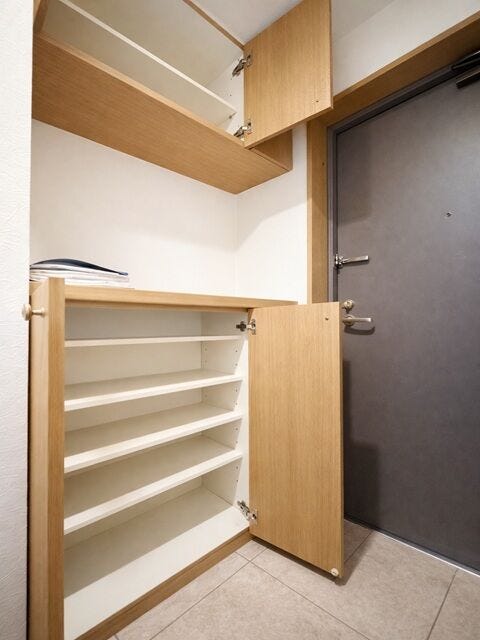 シューズボックス:画像は実際の室内写真及び間取り図をもとに、CGにて再現したイメージ画像であり、実際とは異なります。