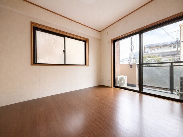 和室:画像は実際の室内写真及び間取り図をもとに、CGにて再現したイメージ画像であり、実際とは異なります。(簡易的なフローリングを敷いてあります)