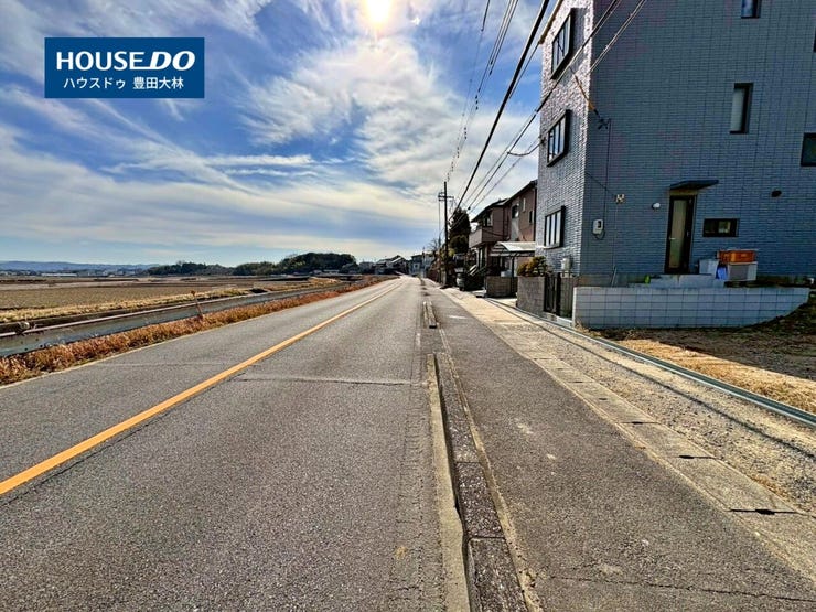 *高嶺小学校・上郷中学校*
見るだけ聞くだけOK!【お気軽に資料請求!不動産のことならなんでも/ハウスドゥ豊田大林】